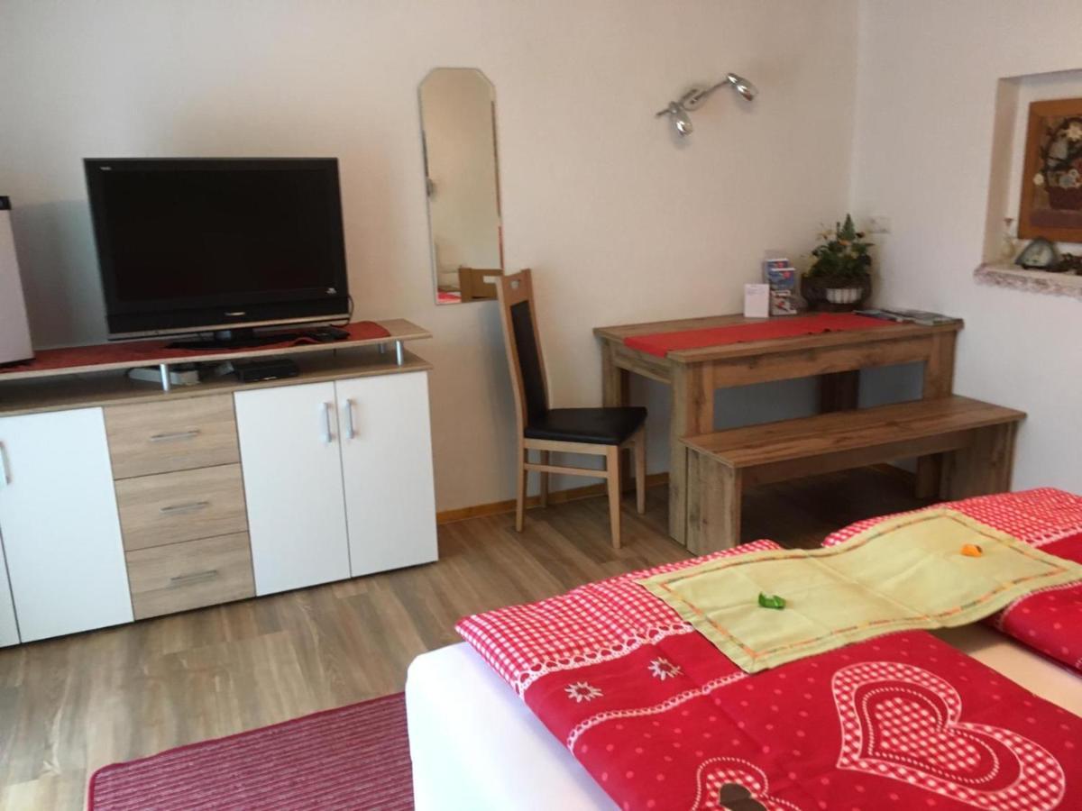 Gaestehaus Schmid Sankt Johann im Saggautal Εξωτερικό φωτογραφία